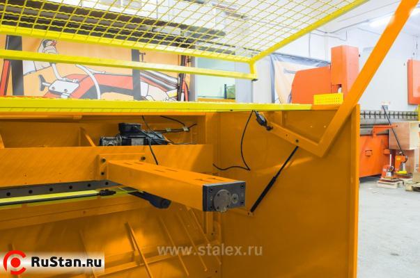 Гильотина электромеханическая Stalex Q11 4х2550 NC фото №3 STALEX Q11 4х2550 NC фото №3
