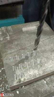 Фрезерный станок с ЧПУ FM-20 CNC фото №2 FM-20 CNC фото №2