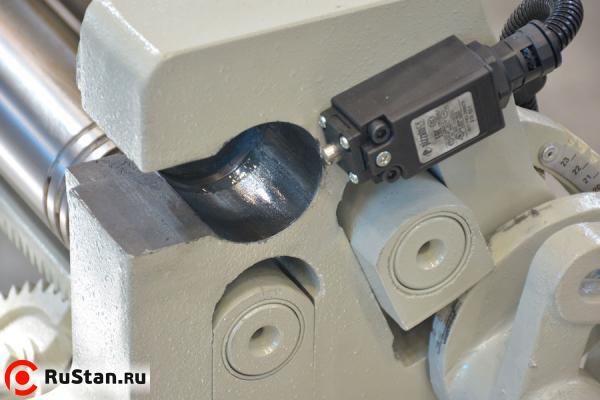 Вальцовочный станок электрический IR 1270x68 фото №4 Вальцы IR 1270x68 фото №4