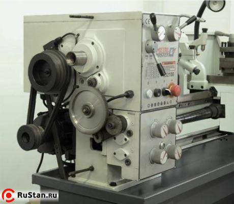 Под защитной крышкой шпиндельной бабки расположены приводные шкивы и гитара зубчатых колес. фото №13 METAL MASTER X32100 фото №13